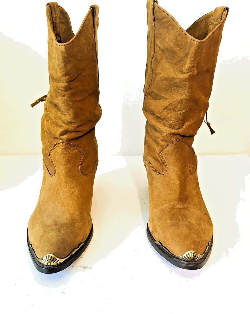 CAPEZIO TAN SUEDE WOMEN'S COWBOY BOOTS W/ GOLD TOE GUARDS, SZ 6